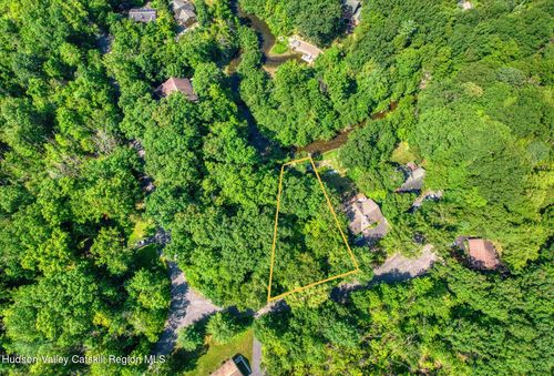 5 Woodpecker Ct, Athens, NY, 12015-3403 | Card Image