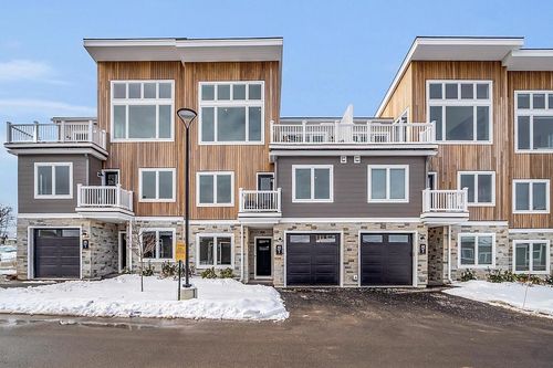 3-36 Vantagepoint Dr, Laconia, NH, 03246-4304 | Card Image