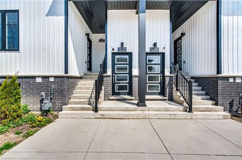 212-4263 4th Ave, Niagara Falls, ON, L2E0C2 | Card Image