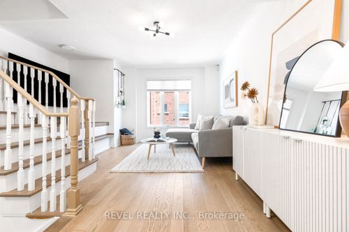 8 Grogan Mews, Toronto, ON, M6H4J9 | Card Image
