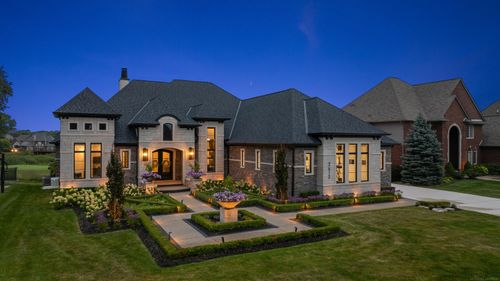 2612 Invitational Dr, Oakland, MI, 48363-2455 | Card Image