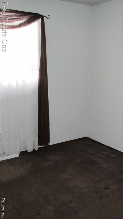 3431 Culbertson Ave, Rochester Hills, MI, 48307-5604 | Card Image