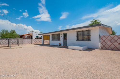 220 E Blacklidge Dr, Tucson, AZ, 85705-4612 | Card Image