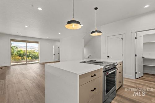 1701 S Federal Way, Boise, ID, 83705-3164 | Card Image