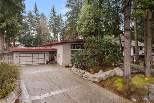 6436 Mckenzie Dr, House with 5 bedrooms, 4 bathrooms and 8 parking in Delta BC | Card Image