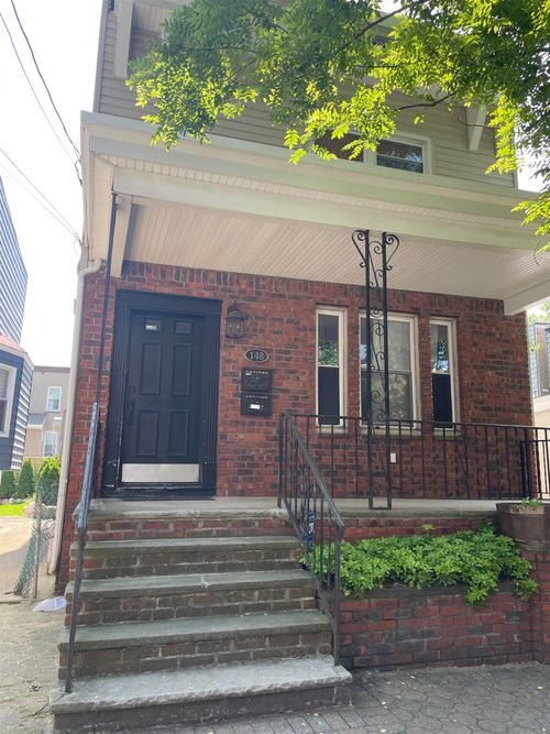 148 Nesbit St, Weehawken, NJ, 07086-6817 | Card Image