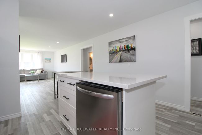45 John St N, House other with 3 bedrooms, 2 bathrooms and 4 parking in Zurich ON | Image 18