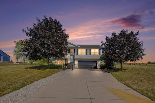 5192 Lilac Ln, Fremont, MI, 49412-8270 | Card Image