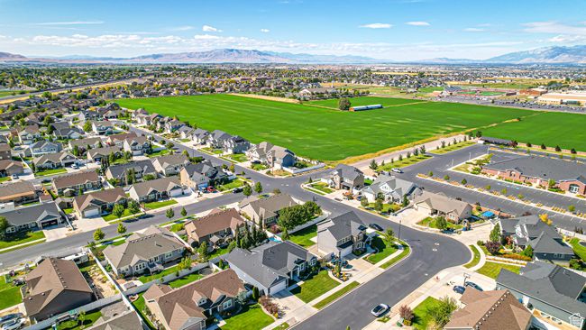 Bird's eye view featuring a residential view and a mountain view | Image 64