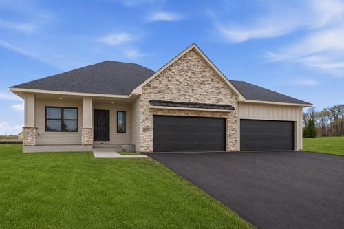 909 Acorn Court, Hudson, WI, 54016 | Card Image