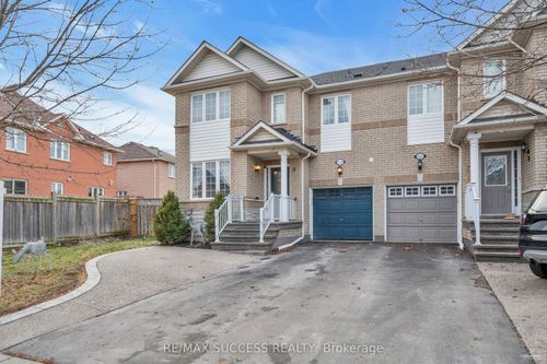 228 Flagstone Way, Newmarket, ON, L3X2Y2 | Card Image