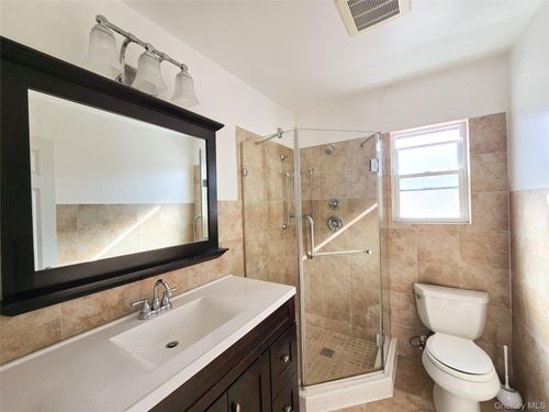 9119 108th St, Richmond Hill, NY, 11418-2232 | Card Image