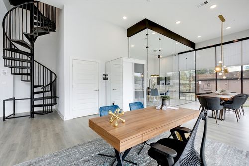 apt-100-2213 Poquito St, Austin, TX, 78722-2462 | Card Image