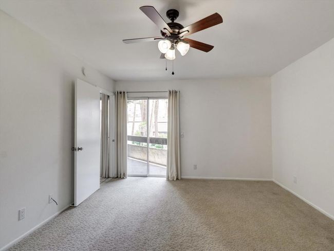 Large Primary Bedroom | Image 27