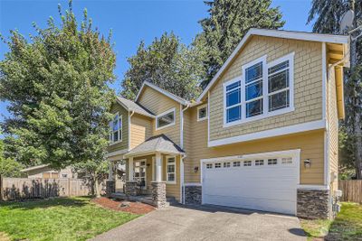 Beautiful craftsman home style. | Image 1