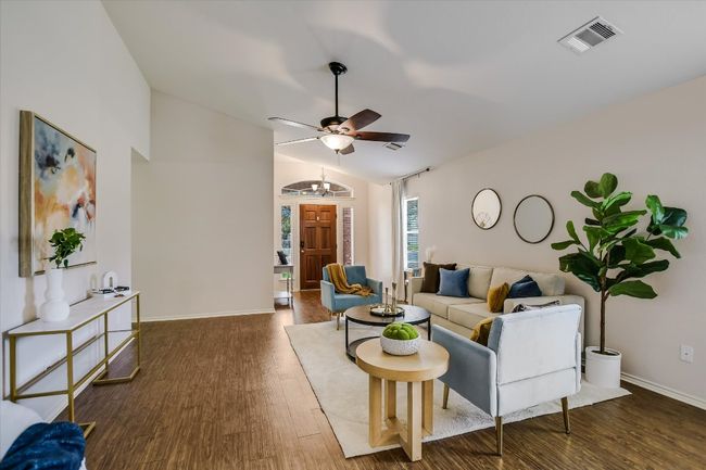 11120 Los Comancheros Rd, House other with 4 bedrooms, 2 bathrooms and 4 parking in Austin TX | Image 4