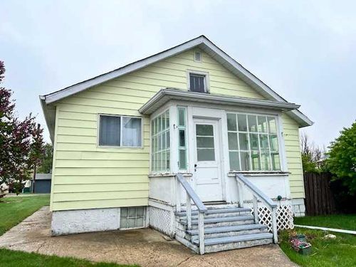 5016 49 Ave, Forestburg, AB, T0B1N0 | Card Image