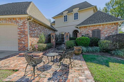 8120 Rosewood Dr, Denham Springs, LA, 70726-6213 | Card Image