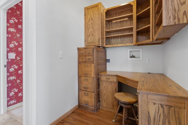Convenient custom built-in office | Image 8