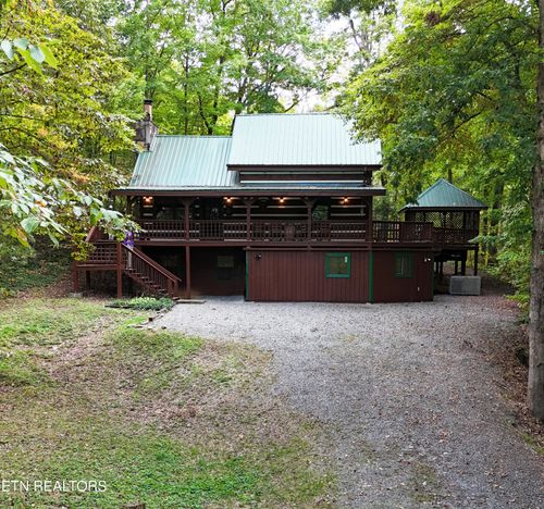 2213 E View Dr, Sevierville, TN, 37876-8927 | Card Image