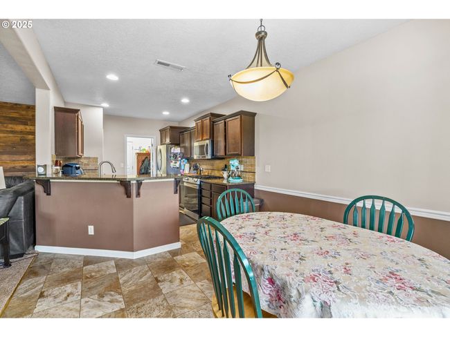 1972 Adelman Loop, House other with 3 bedrooms, 3 bathrooms and 2 parking in Eugene OR | Image 11