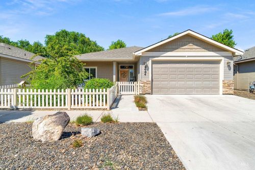 9484 W Woodland Dr, Boise, ID, 83704-5088 | Card Image