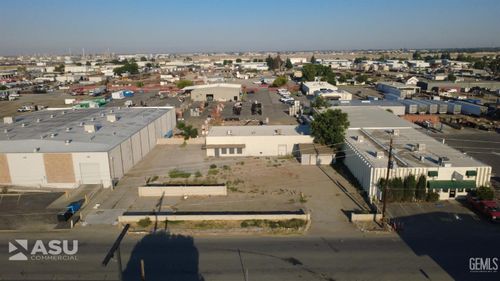 2831 Gibson Street, Bakersfield, CA, 93308 | Card Image