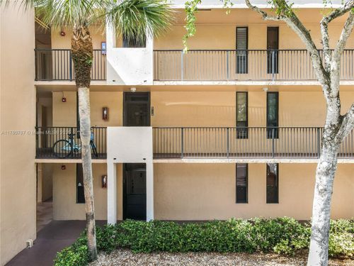 106-6106 Coral Lake Dr, Margate, FL, 33063-5862 | Card Image