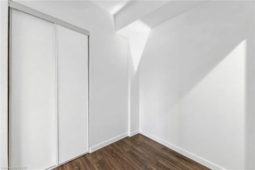 3207-319 Jarvis St, Toronto, ON, M5B0C8 | Card Image