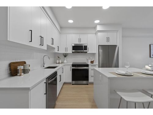 415-33820 South Fraser Way, Abbotsford, BC, V2S2C5 | Card Image