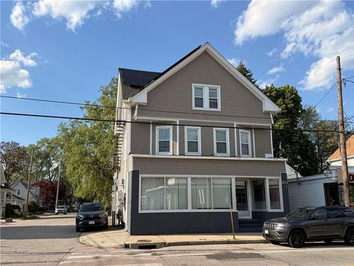 1289 Cranston St, Cranston, RI, 02920-6717 | Card Image