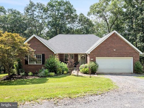 311 Akern Ln, Cross Junction, VA, 22625-2294 | Card Image