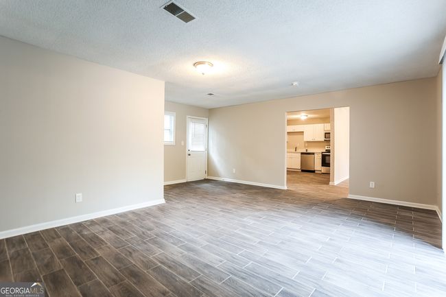 8621 Chestnut Ln, House other with 3 bedrooms, 2 bathrooms and null parking in Lithia Springs GA | Image 8