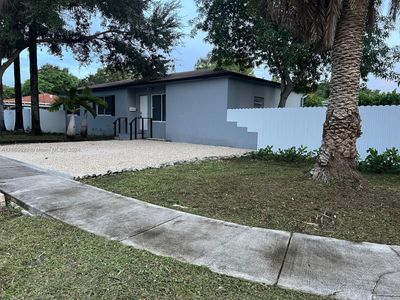 1000 Ne 131st St, House other with 4 bedrooms, 2 bathrooms and null parking in North Miami FL | Image 3