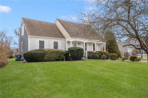 103 Gossets Turn Dr, Middletown, RI, 02842-7904 | Card Image