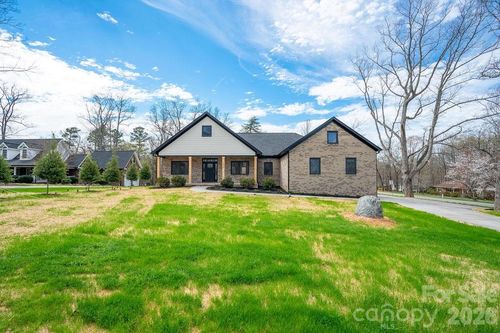 1500 Avalon Oaks Ct, Dallas, NC, 28034-8205 | Card Image