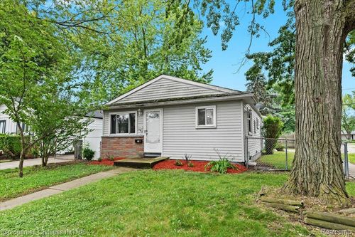 20410 Woodward St, Clinton Twp, MI, 48035-4742 | Card Image