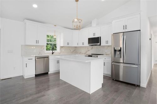 18 Pleasant View Ave, Johnston, RI, 02919-4310 | Card Image