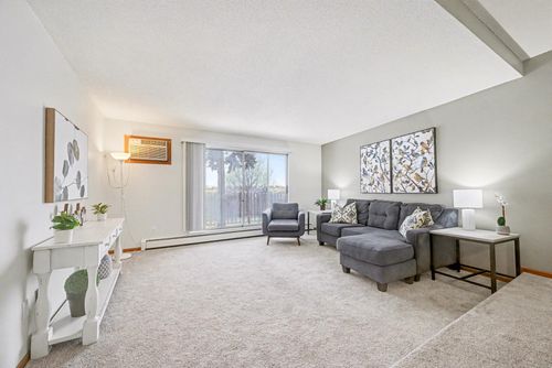 apt-224-1690 Highway 36 W, Roseville, MN, 55113-4012 | Card Image