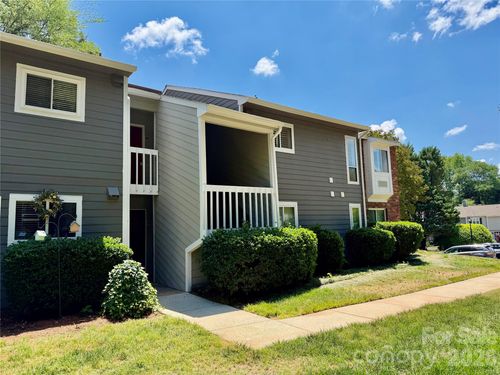 3100 Heathstead Pl, Charlotte, NC, 28210-7138 | Card Image