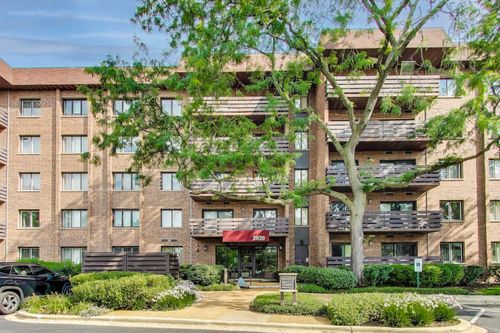 apt-410-2020 Chestnut Ave, Glenview, IL, 60025-1651 | Card Image