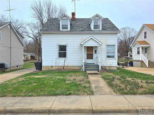 306 W 8th St, Washington, MO, 63090-2414 | Card Image