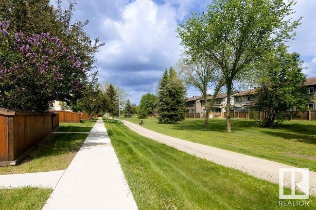 102 Primrose Gdns Nw, Townhouse with 3 bedrooms, 2 bathrooms and null parking in Edmonton AB | Image 24