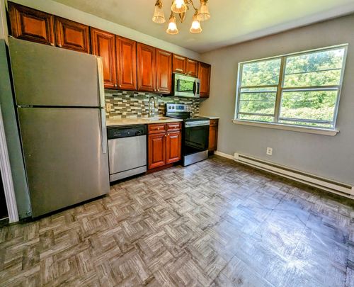 75-75 Belair Dr, New Milford, CT, 06776-2439 | Card Image
