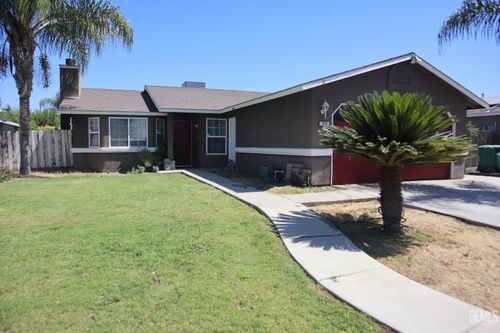 313 Camino Real Dr, Delano, CA, 93215-4919 | Card Image