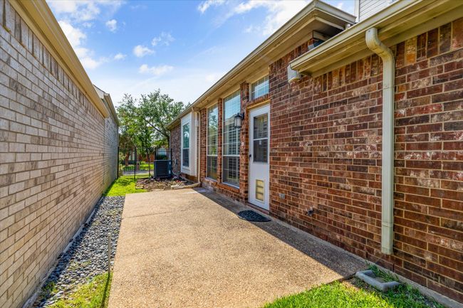 8013 Springmoss Dr, House other with 3 bedrooms, 2 bathrooms and null parking in Plano TX | Image 15