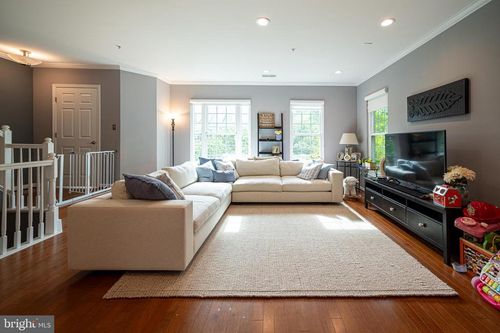 b-1639 Hunting Creek Dr, ALEXANDRIA, VA, 22314 | Card Image