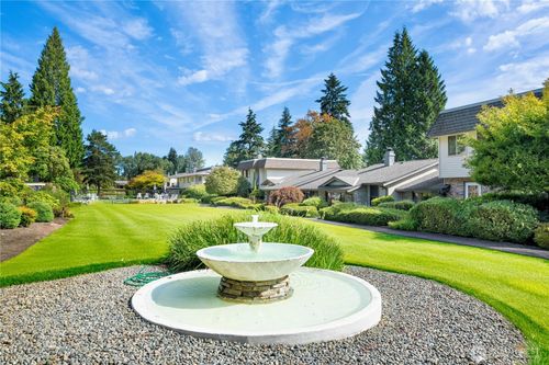 apt-5-17050 Northup Way, Bellevue, WA, 98008-3067 | Card Image