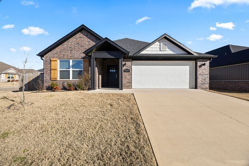 624 S Benchmark Ln, Fayetteville, AR, 72704-5192 | Card Image