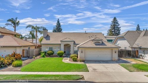 816 Pistachio Ave, Clovis, CA, 93611-6263 | Card Image
